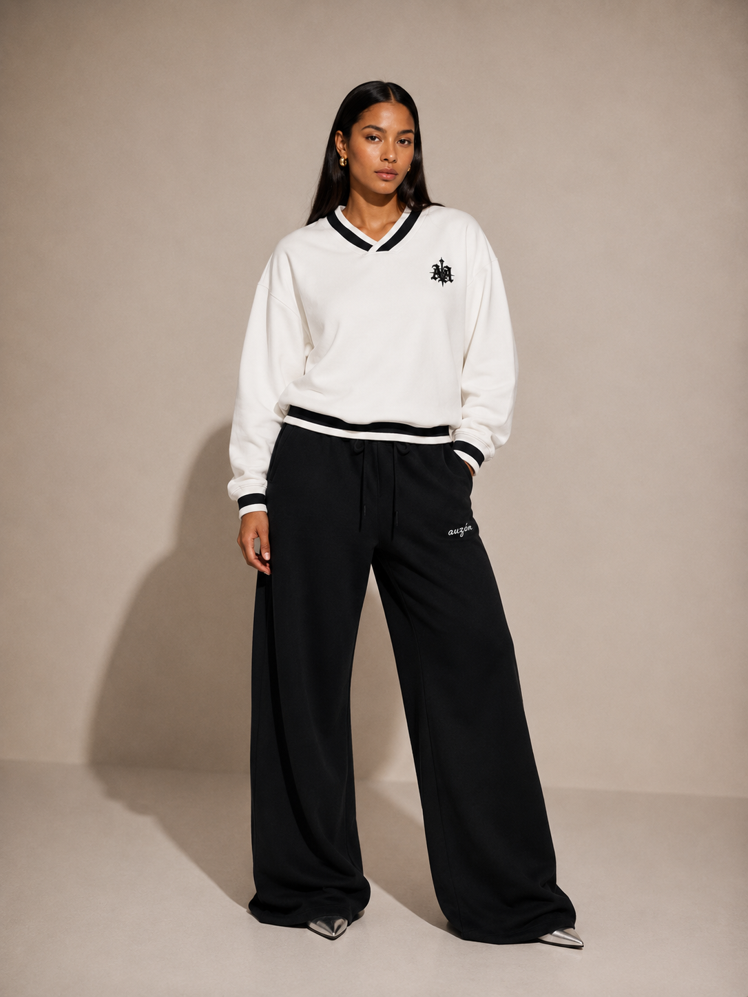 V-Neck Boxy Crewneck